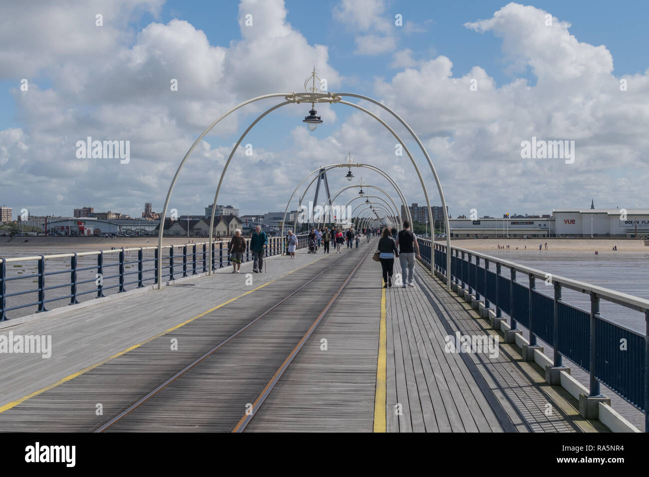 Southport Central Pier, cittadina balneare in Lancashire, Inghilterra Foto Stock