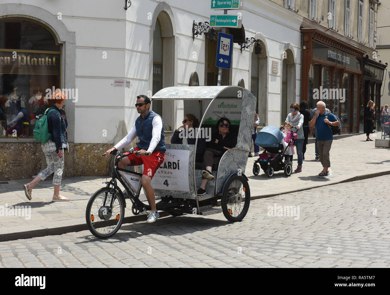 Ciclo del pedale taxi a Vienna, in Austria Foto Stock