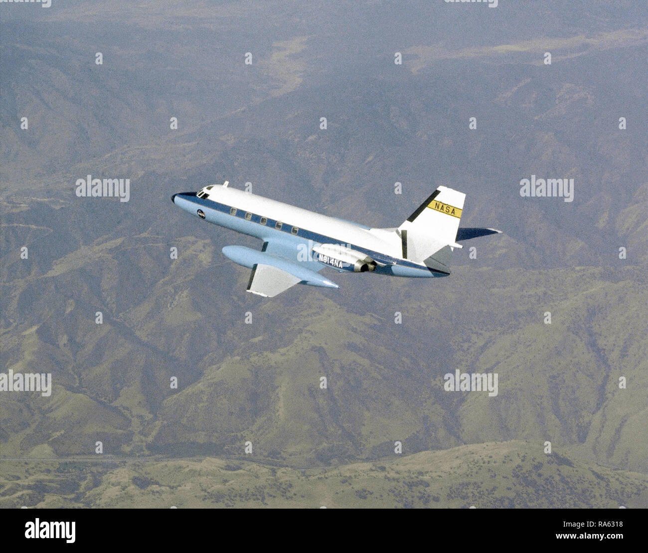 Il C-140 JetStar è stato riconfigurato come lo scopo generale simulatore di volo (GPAS) per simulare le caratteristiche di volo di altri aeromobili. La JetStar è stato utilizzato per la ricerca per i trasporti supersonici, gli aeromobili dell'aviazione generale e come supporto per la formazione di aeromobili per lo Space Shuttle avvicinamento ed atterraggio prove a Dryden Flight Research Center (sotto nomi diversi) alla Edwards, CA, nel 1977. Foto Stock