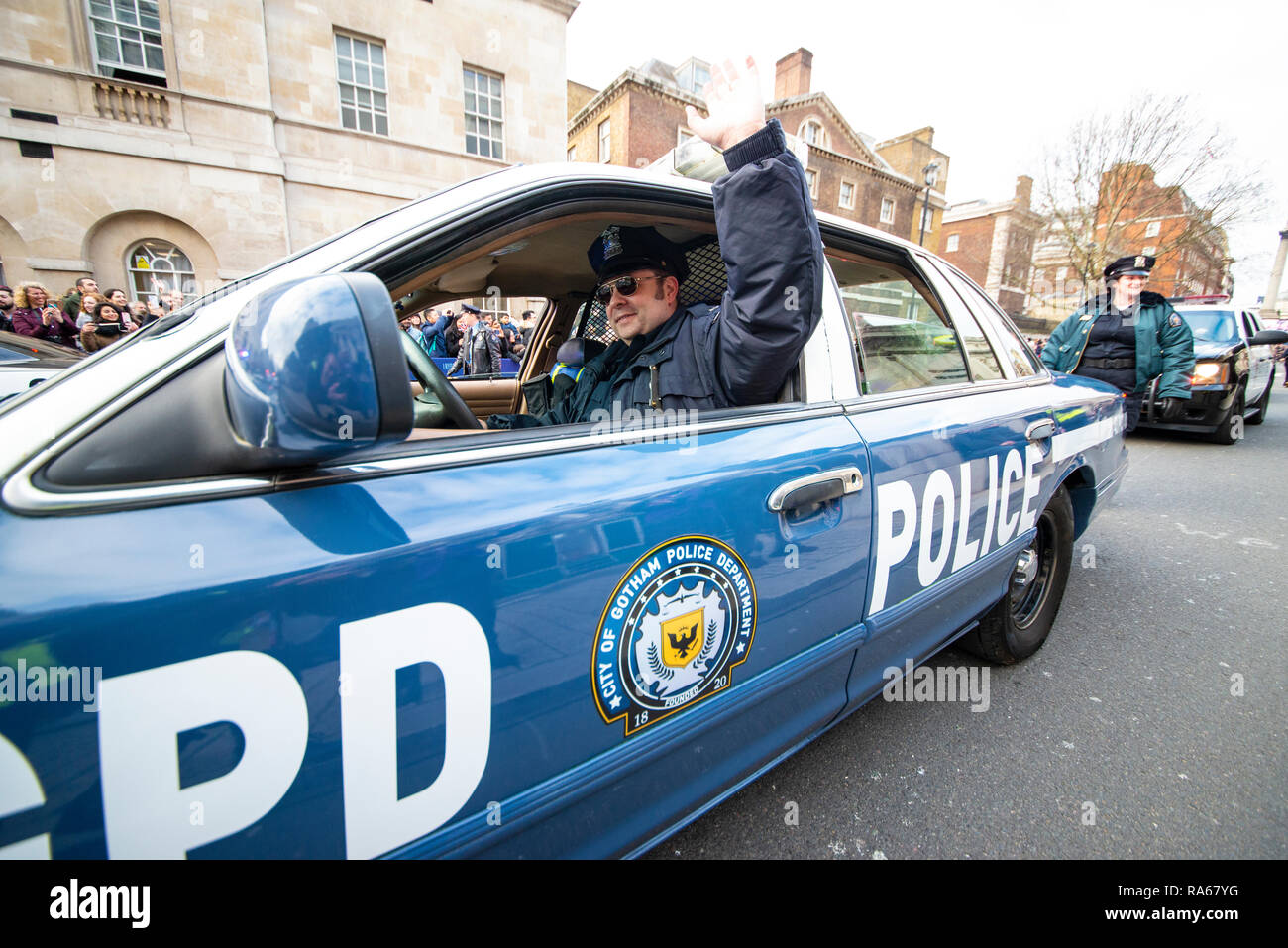 Auto della polizia del Dipartimento di polizia della città di Gotham nella parata di Capodanno a Londra 2019. Londra, Regno Unito. USA, macchina di polizia americana con marchio del film Foto Stock