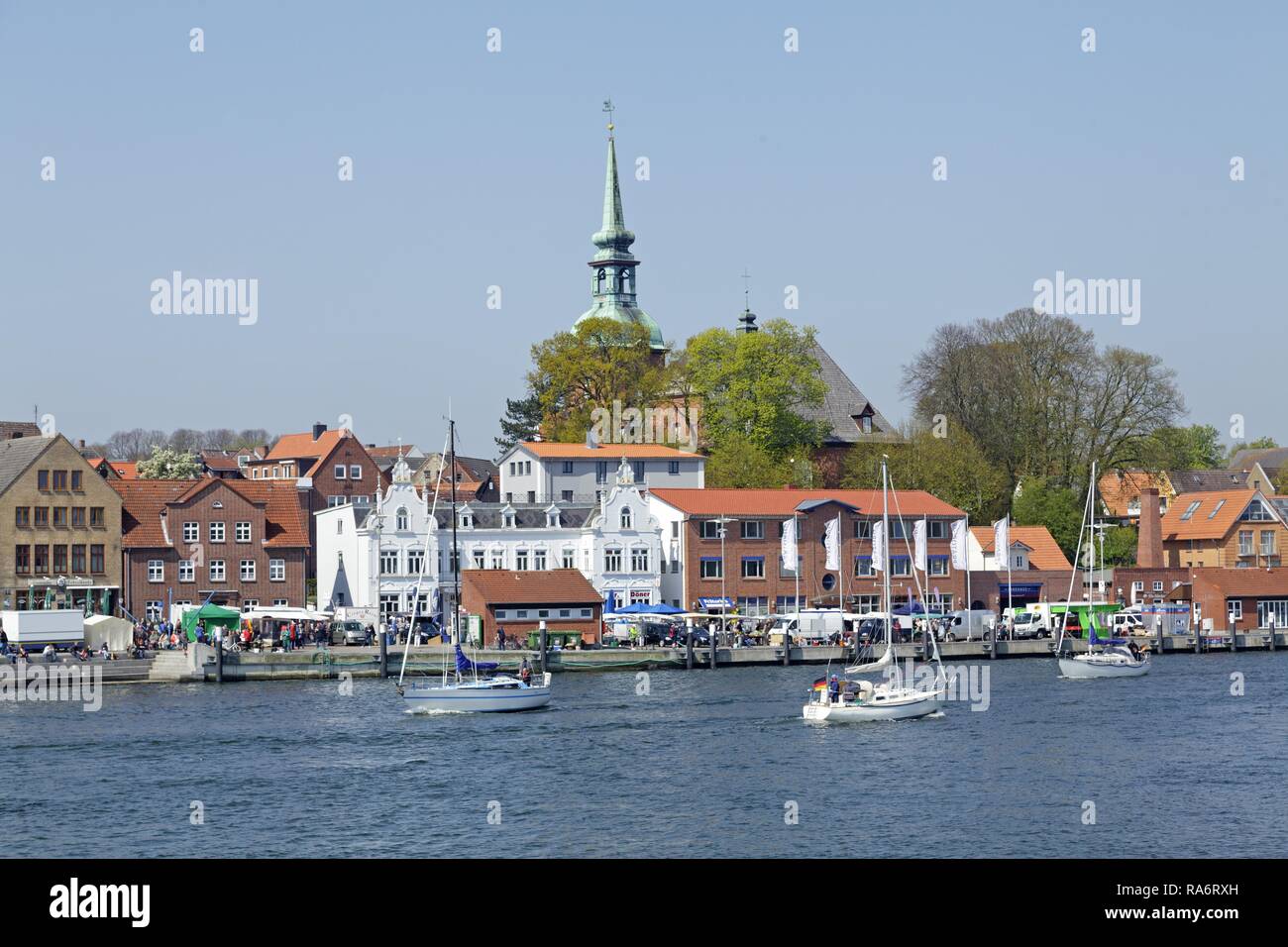 Townscape, Kappeln, Ostseefjord Schlei, una stretta insenatura del mar Baltico, Schleswig-Holstein, Germania Foto Stock