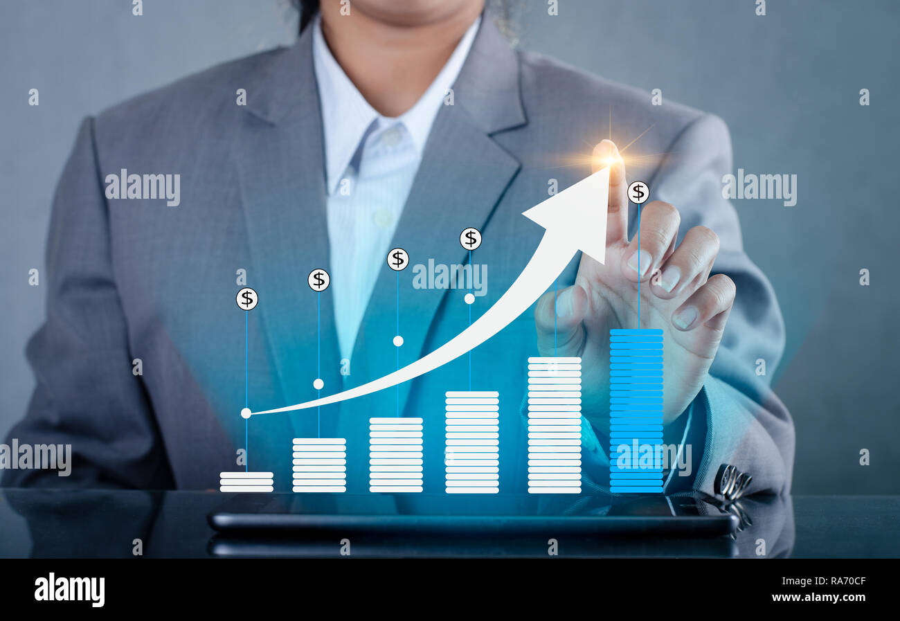 Grafico della crescita finanziaria delle comunicazioni globali Binary Smart Phone e il mondo Internet premere il tasto telefono per comunicare in Internet Grafico azionario Res Foto Stock