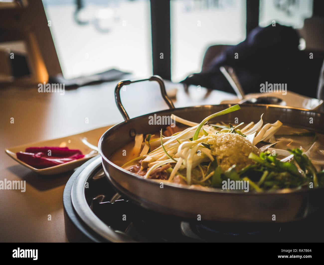 Il coreano piccante stufato di carne con verdure Foto Stock