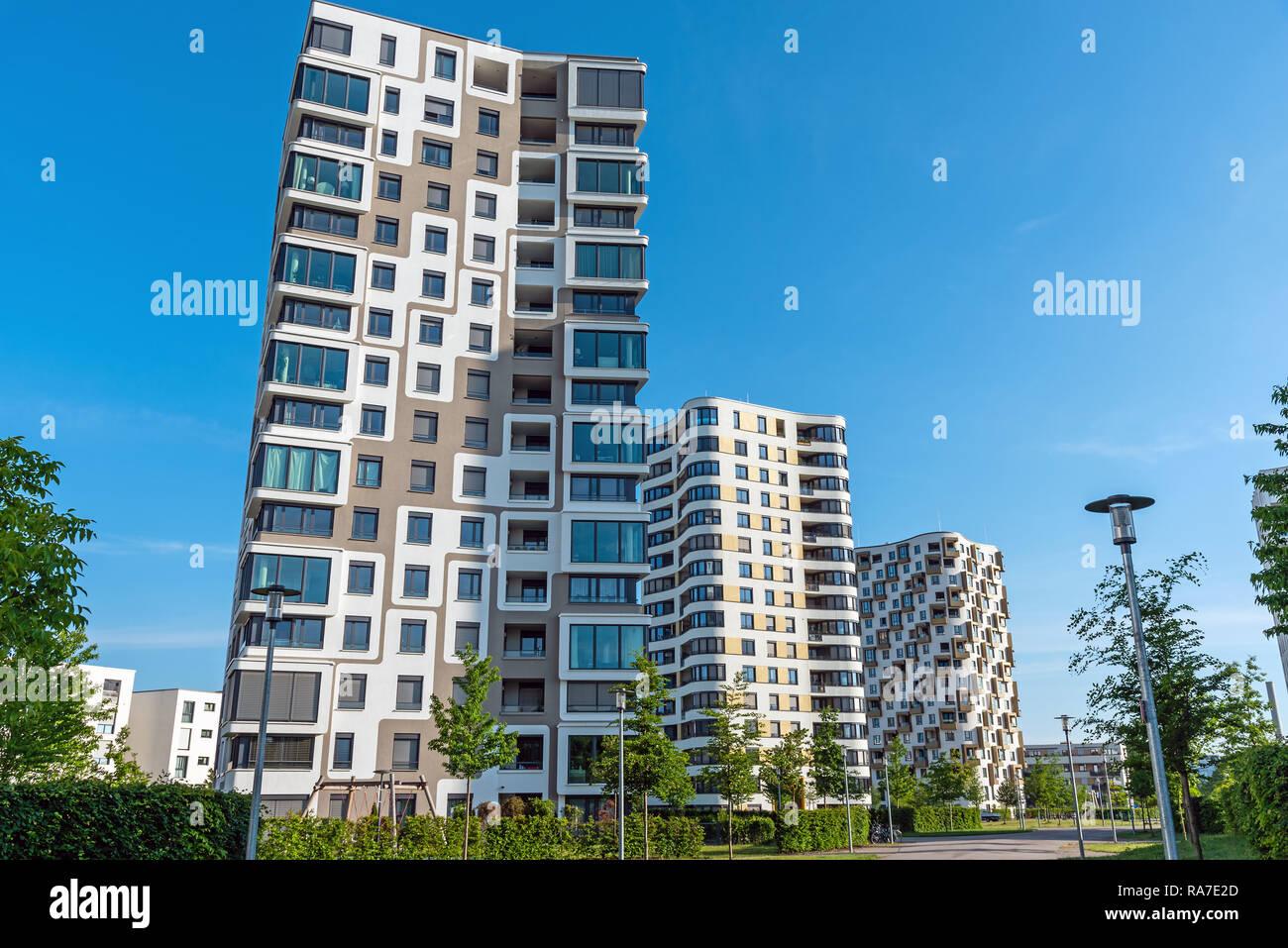 Moderno a più piani degli edifici di appartamenti visto a Monaco di Baviera, Germania Foto Stock