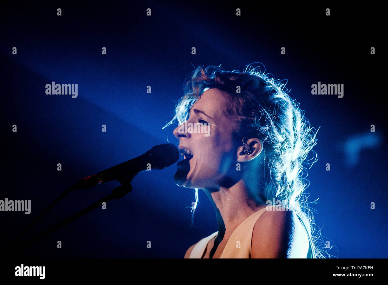 Il danese il cantante e compositore Agnes OBEL esegue un concerto dal vivo a Falconer Salen a Copenaghen. Danimarca, 06/11 2016. Ad eccezione della Danimarca Foto Stock