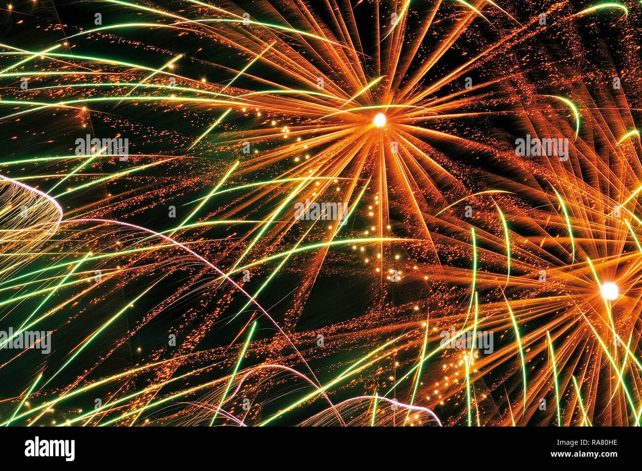 Colorato felice anno nuovo fuochi d'artificio Foto Stock