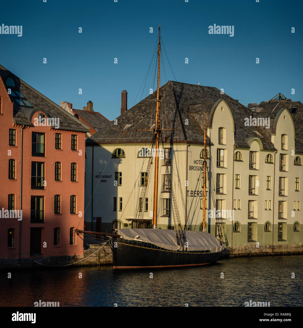 Architettura di Alesund, Norvegia. Foto Stock