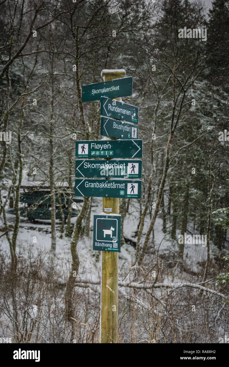 Segno di escursioni sul Monte Floyen, Bergen, Norvegia. Foto Stock