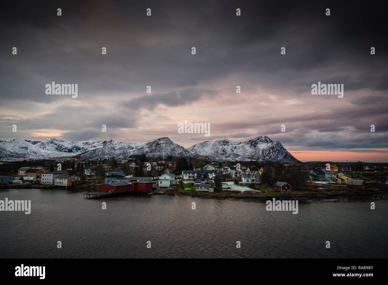 Villaggio Risøyhamn, Andøy comune della contea del Nordland, Norvegia. Foto Stock