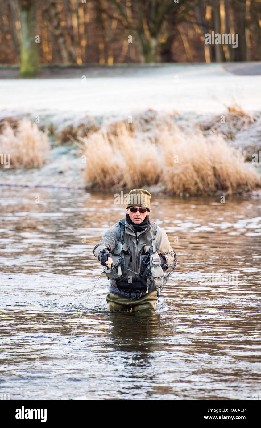 La pesca, Meteo Gelo, fiume Tweed, Peebles, Scottish Borders Foto Stock