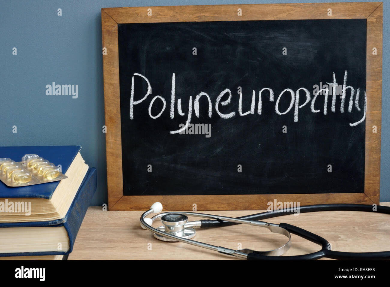 Polineuropatia scritti su una lavagna. Foto Stock