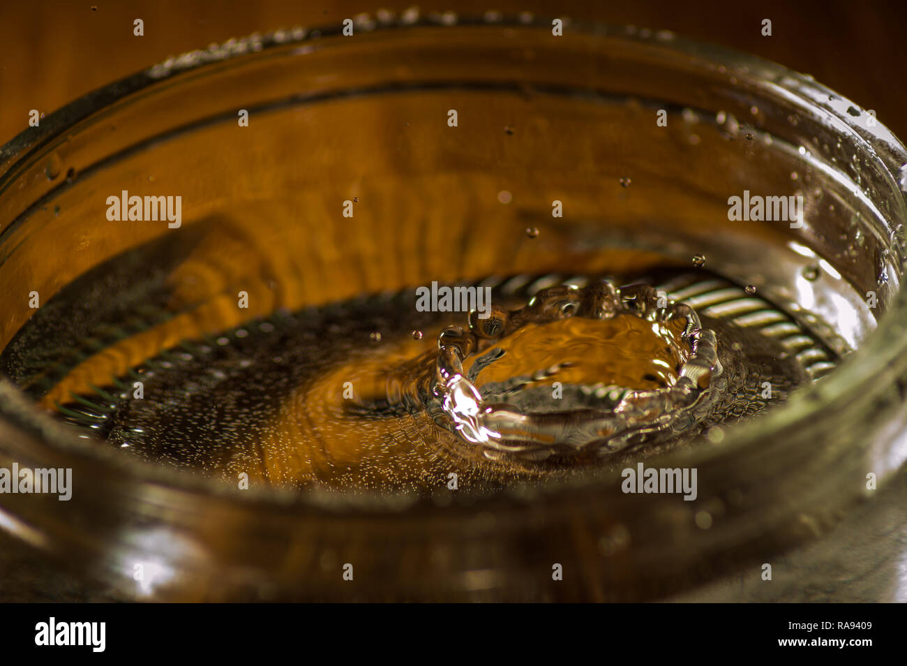 Successi di goccioline di liquido Foto Stock