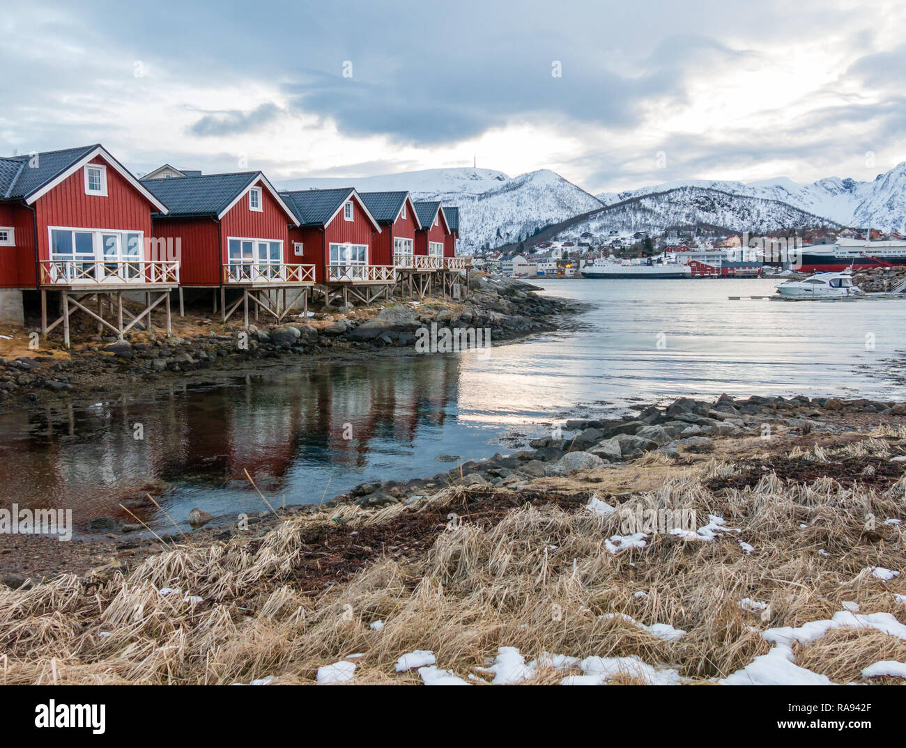 Rorbu case vacanze nella città di Stokmarknes su Hadseloya, Vesteralen, Nordland, Norvegia Foto Stock