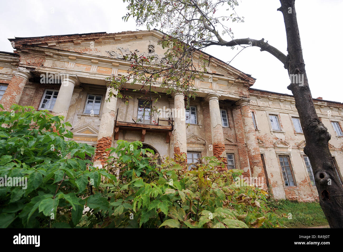 78 metro lungo ala est dell'architettura palladiana style Palac Potockich (Potocki Palace) bulit 1780 a 1790 per Stanislaw Szczesny Potocki in Tulchyn, Foto Stock