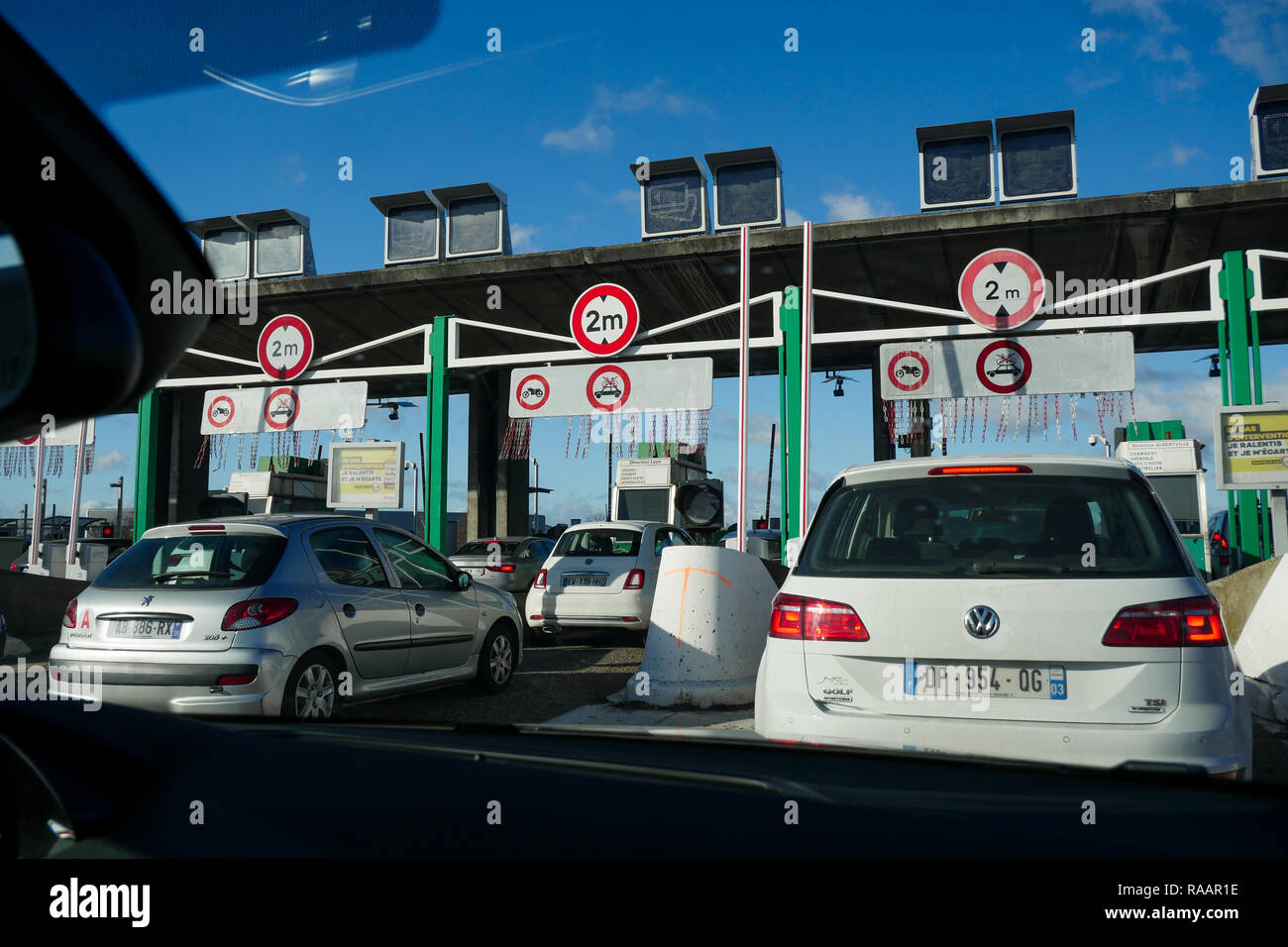 Casello autostradale sulla A48 autostrada, l'Ile d'Abeau, Isere, Francia Foto Stock