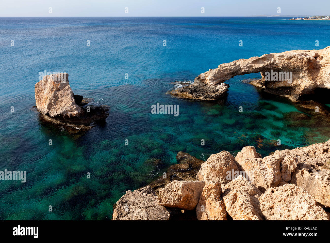 Felsenriff bei Agia Napa auf Zypern Foto Stock