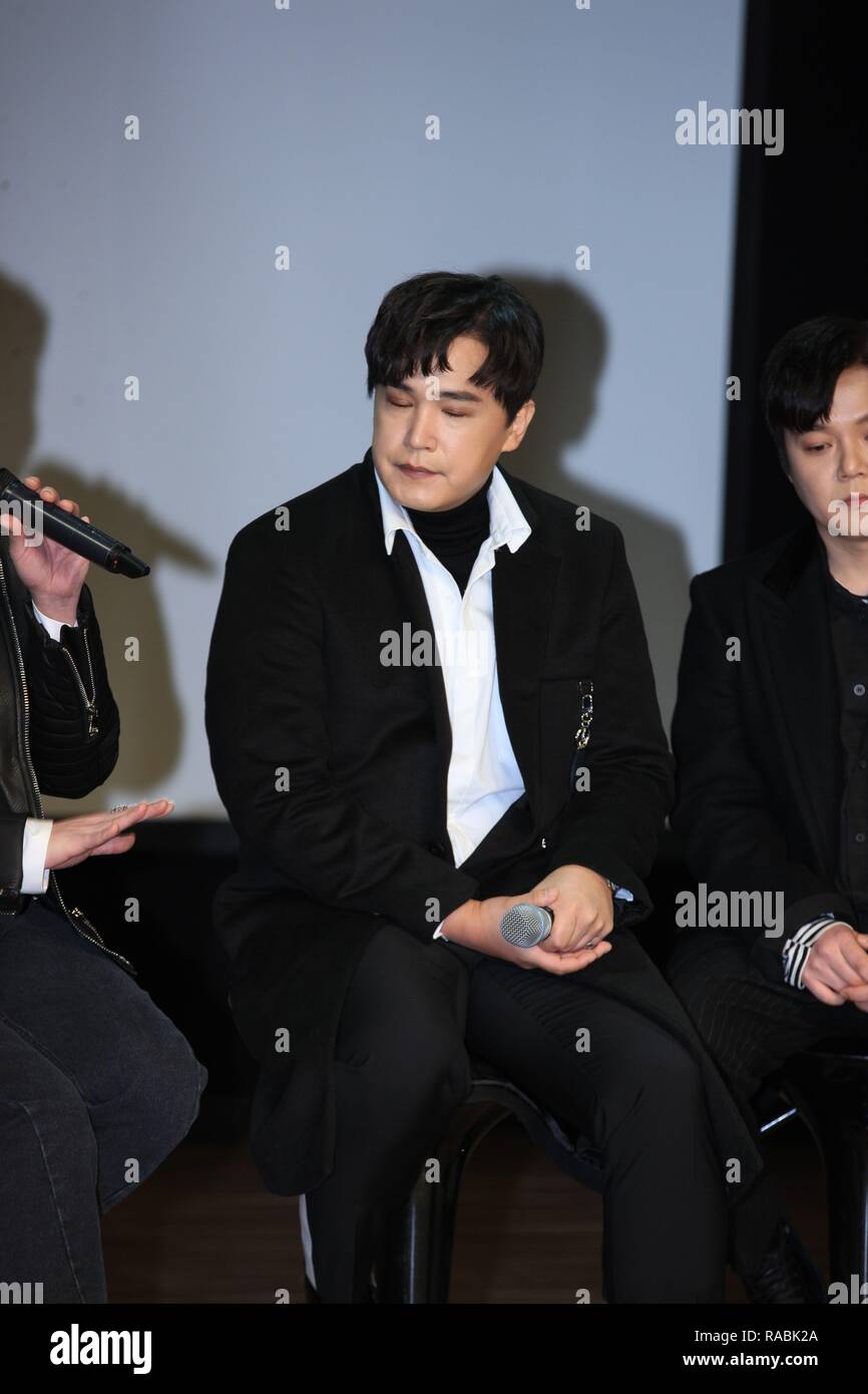 Seul in Corea. 02Jan, 2019. Il M.C Max, il più popolare rock band promosso il loro nono album 'circolare' a Cheongdam-dong di Seoul, Corea sulla 02th gennaio 2019.(Cina e Corea diritti) Credito: TopPhoto/Alamy Live News Foto Stock