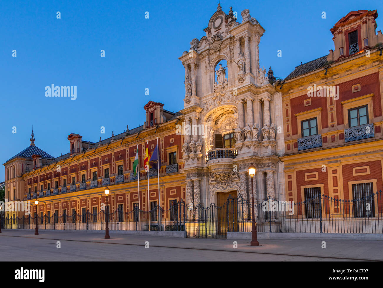 San Telmo Palace al crepuscolo, Siviglia, Andalusia, Spagna, Europa Foto Stock