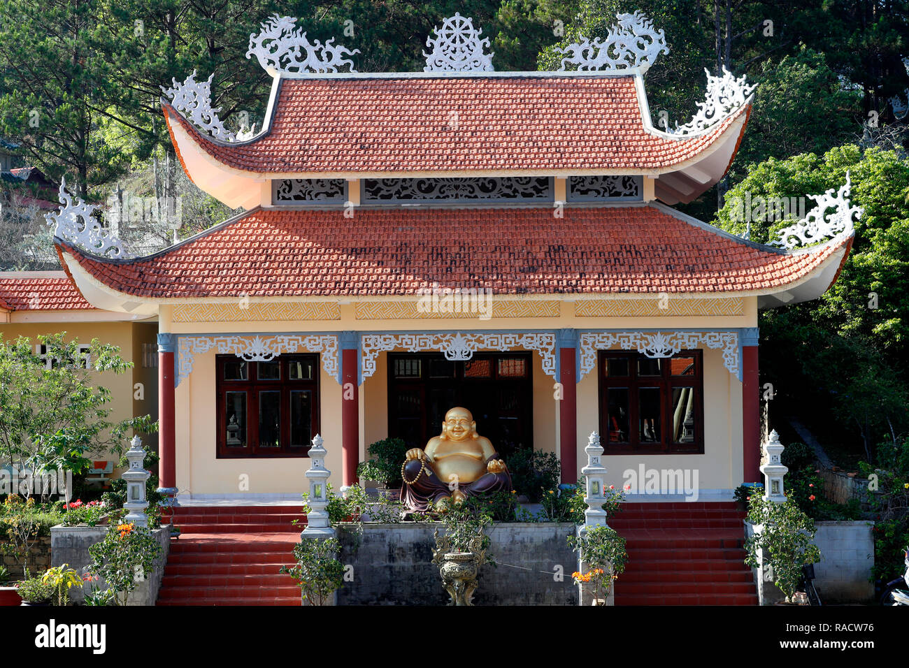 Linh Phong tempio buddista di Dalat, Vietnam, Indocina, Asia sud-orientale, Asia Foto Stock