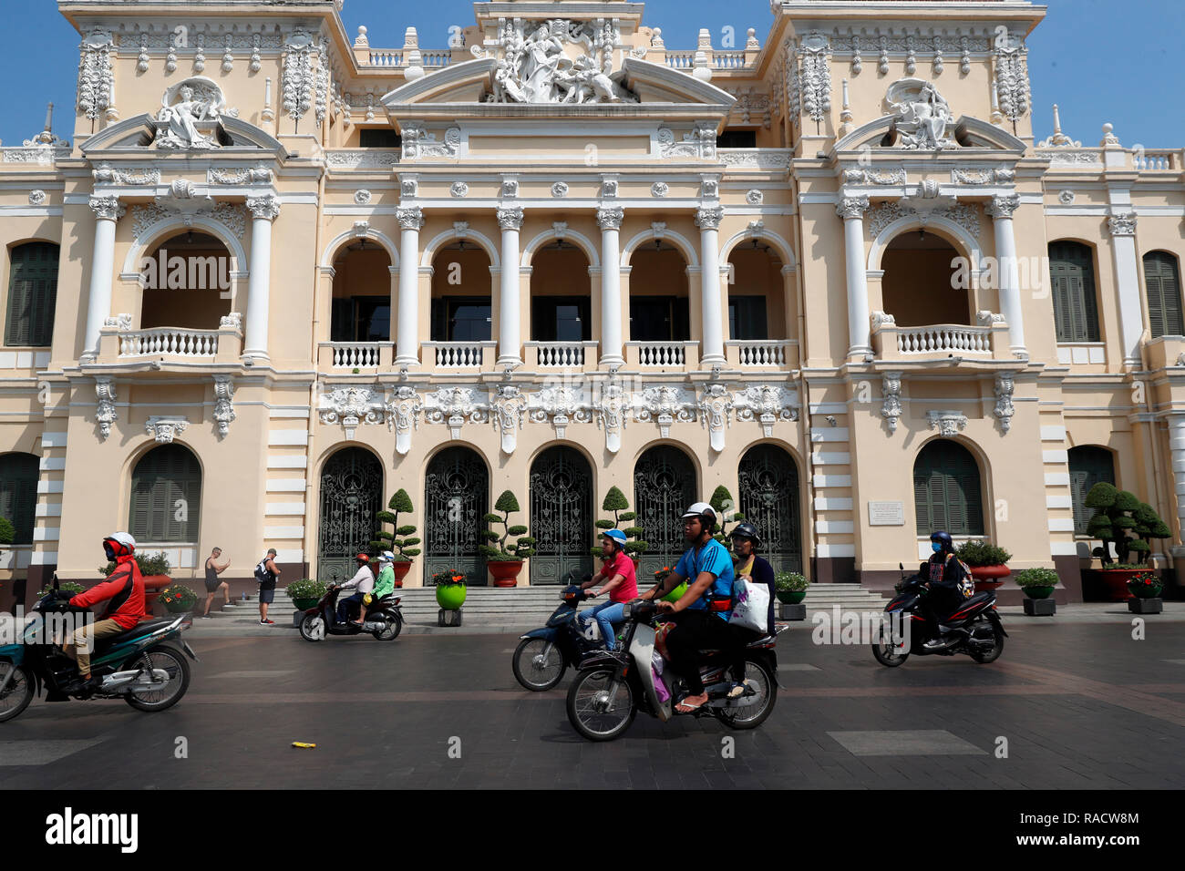 Persone del comitato dell edificio, Municipio, District 1, Città di Ho Chi Minh (Saigon), Vietnam, Indocina, Asia sud-orientale, Asia Foto Stock