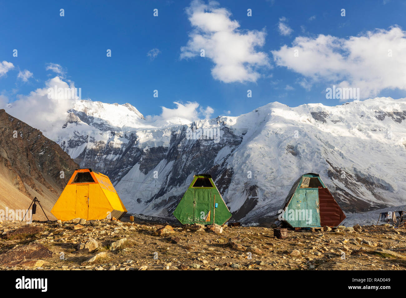 Moskvina base camp, Tajik National Park (montagne del Pamirs), il Sito Patrimonio Mondiale dell'UNESCO, in Tagikistan, in Asia Centrale, Asia Foto Stock