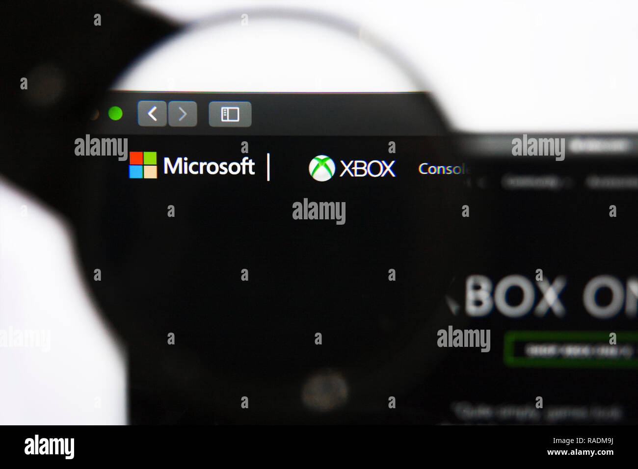 Los Angeles, California, Stati Uniti d'America - 27 dicembre 2018: Microsoft Xbox website homepage. Microsoft logo Xbox visibile sullo schermo Foto Stock