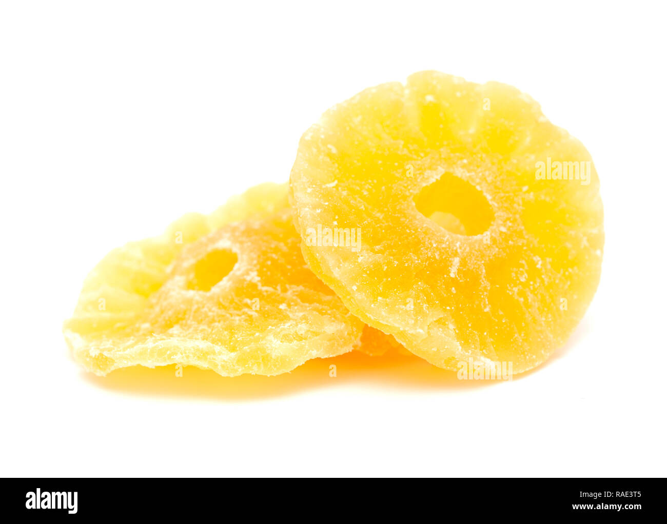 Candita, aka cristallizzato frutto isolato su sfondo bianco - gli anelli di ananas Foto Stock