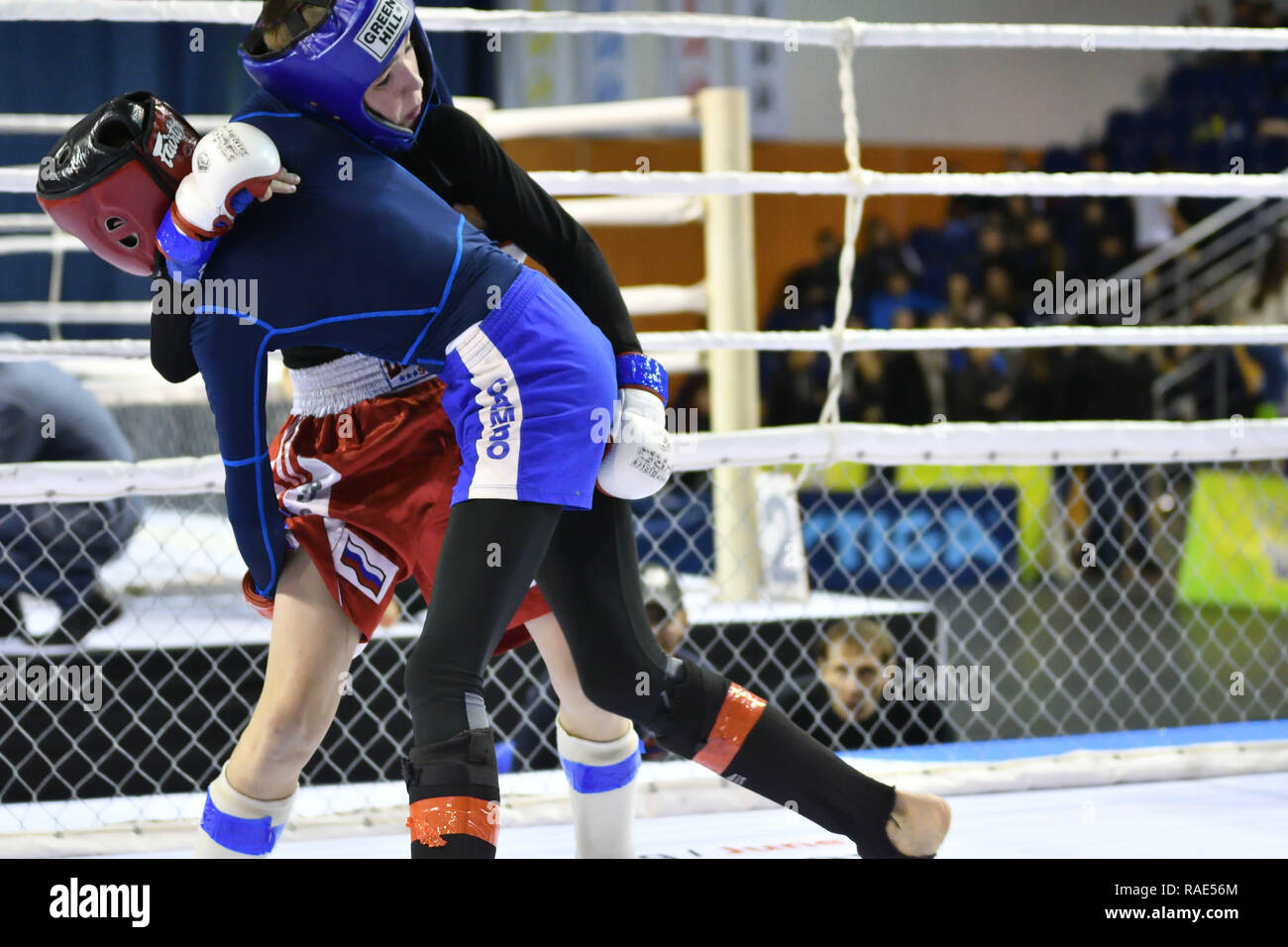 Orenburg, Russia - 18 febbraio 2017 anno: i lottatori competere nelle arti marziali miste nel campionato della regione di Orenburg su arti marziali miste Foto Stock