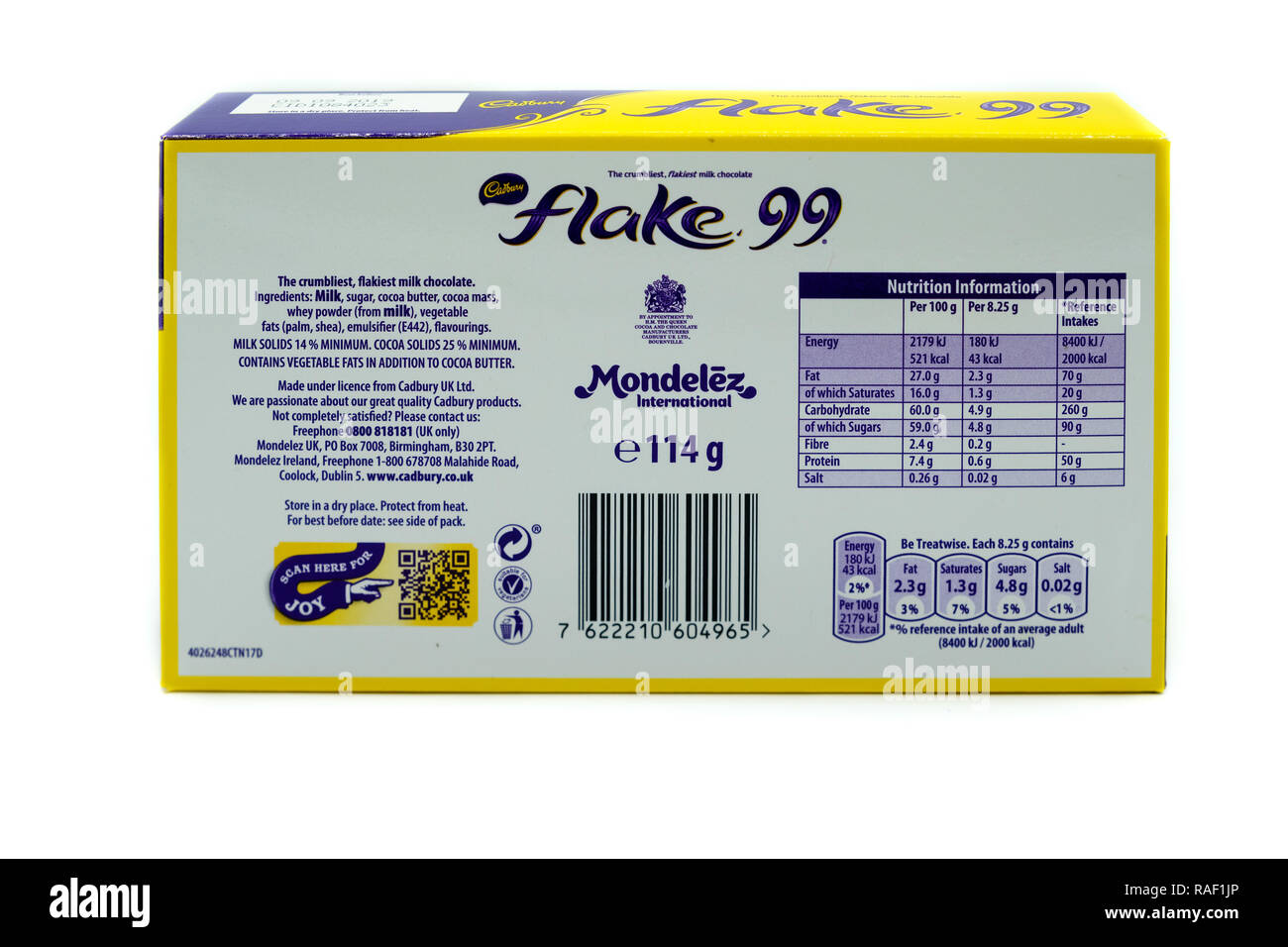 Largs, Scotland, Regno Unito - 02 Gennaio 2018: la parte posteriore della marca Cadury scaglie di cioccolato in un imballaggio riciclabile in linea con UK riciclaggio. Foto Stock