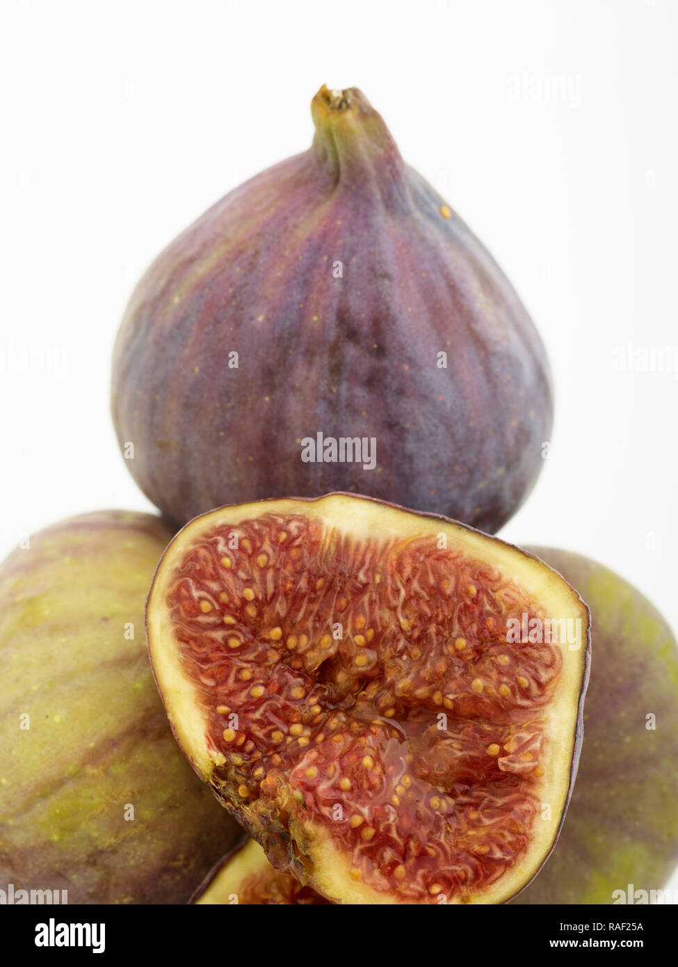 Fig frutto contro uno sfondo bianco, cibo still-life fotografia Foto Stock