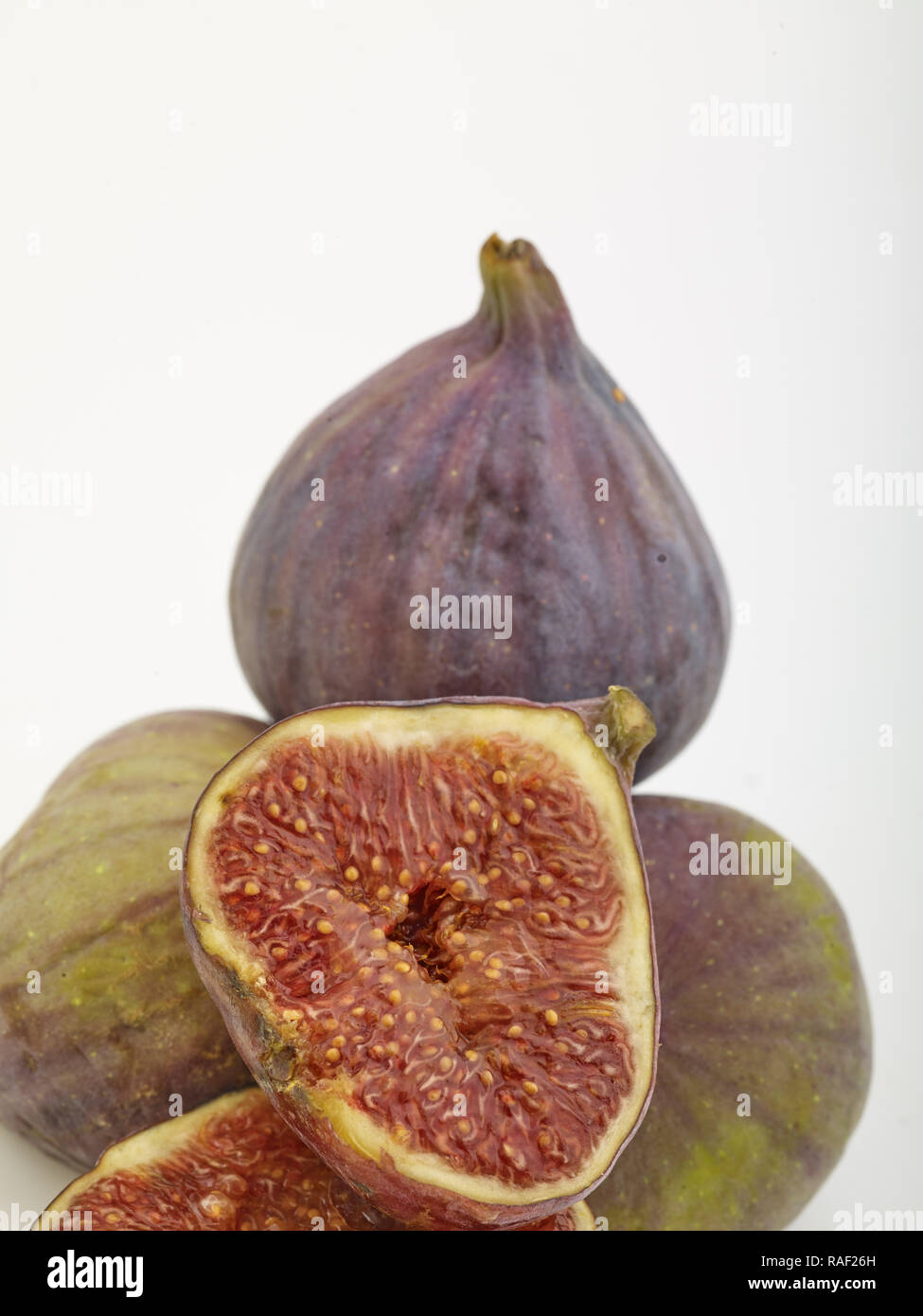 Fig frutto contro uno sfondo bianco, cibo still-life fotografia Foto Stock