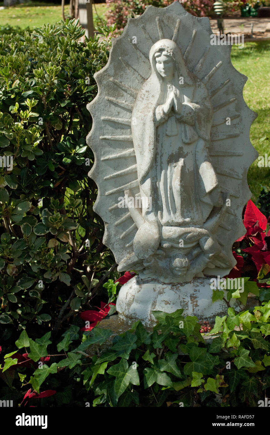 Nostra Signora di Guadalupe statua di Santa Ynes Missione, Santa Ynez, CA. Fotografia digitale Foto Stock
