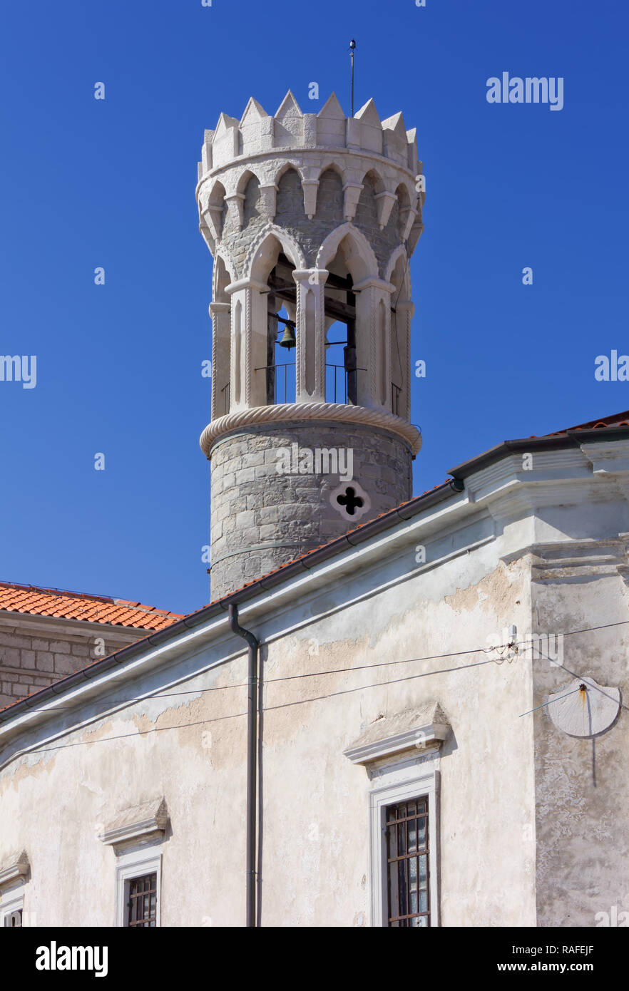 St Klement chiesa la torre campanaria a Pirano, Slovenia Foto Stock