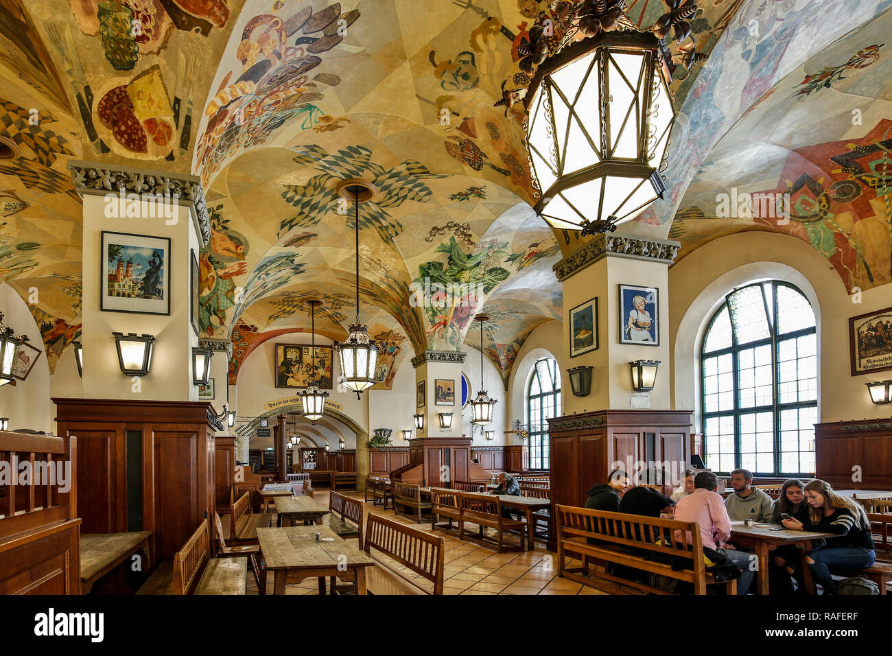 Interno della Hofbrauhaus, Monaco di Baviera, Germania ...