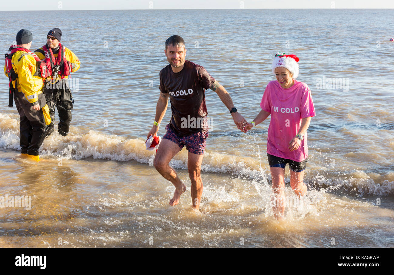 Il giorno di Natale, 25 dicembre, 2018. Il giorno di Natale nuotare a Southwold, Suffolk, Regno Unito. Foto Stock