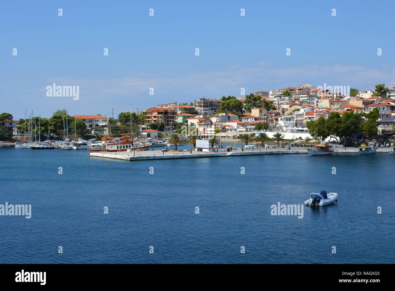 Vista panoramica di Neos Marmaras port Foto Stock