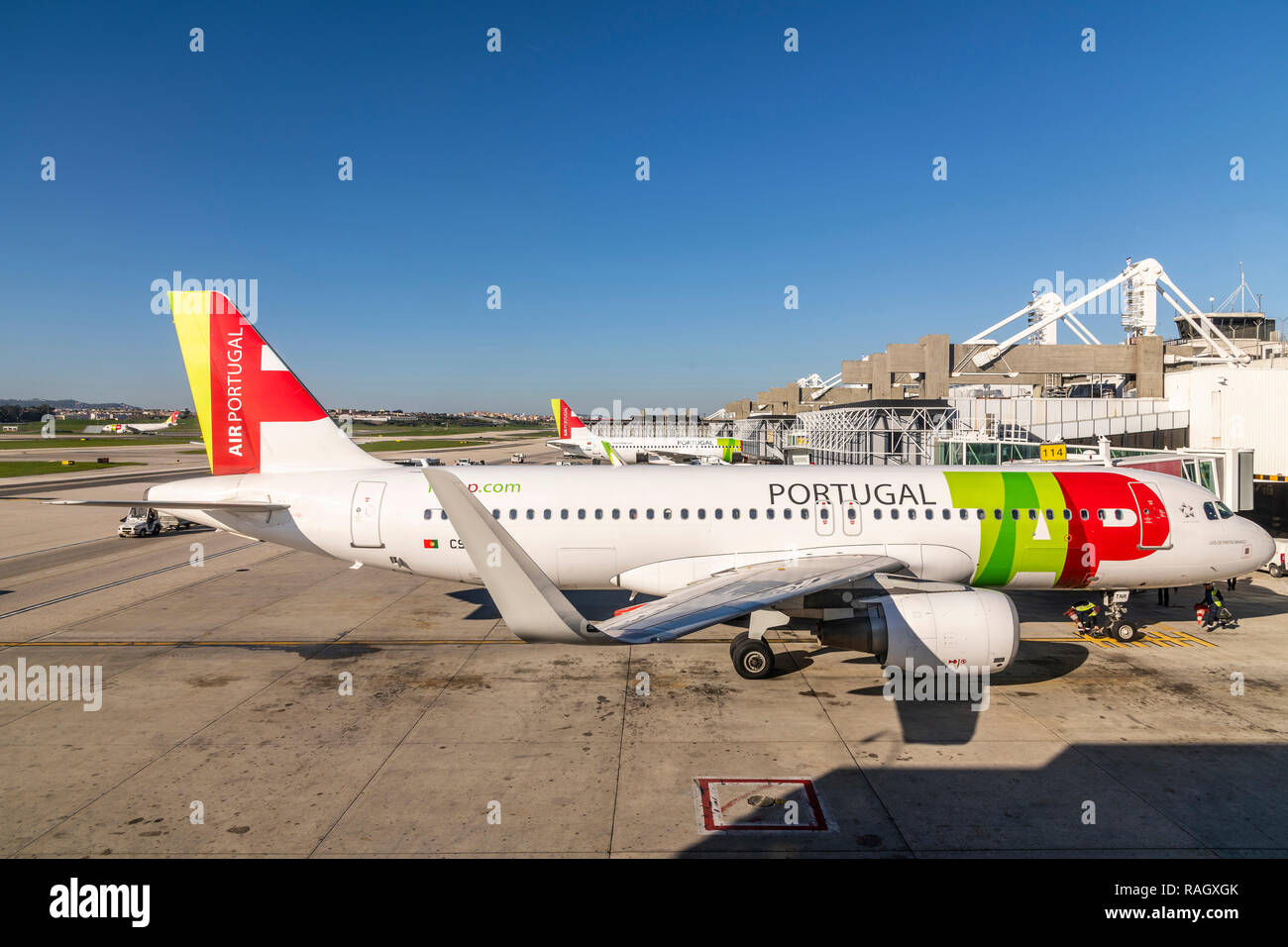 TAP Air Portugal Airbus A320 con alette, l'aeroporto internazionale di Lisbona, Lisbona, Portogallo Foto Stock