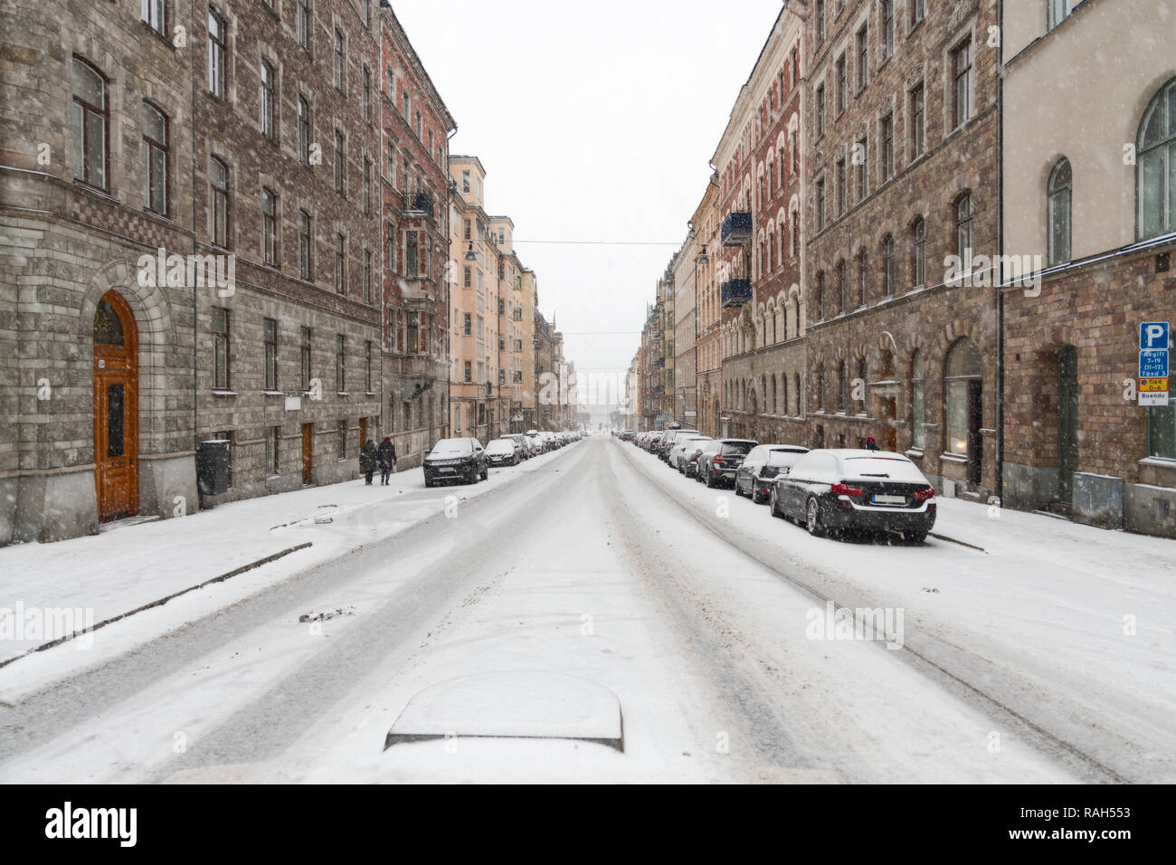 Strada tranquilla in un freddo inverno mattina Foto Stock