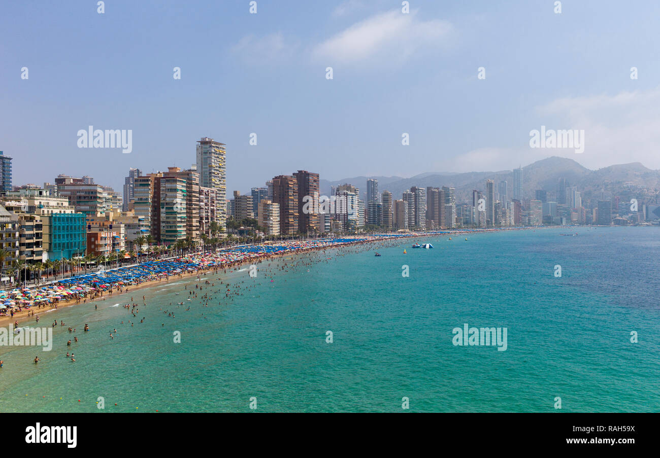 Panorama di Benidorm resort mediterranea lungomare, Spagna Foto Stock