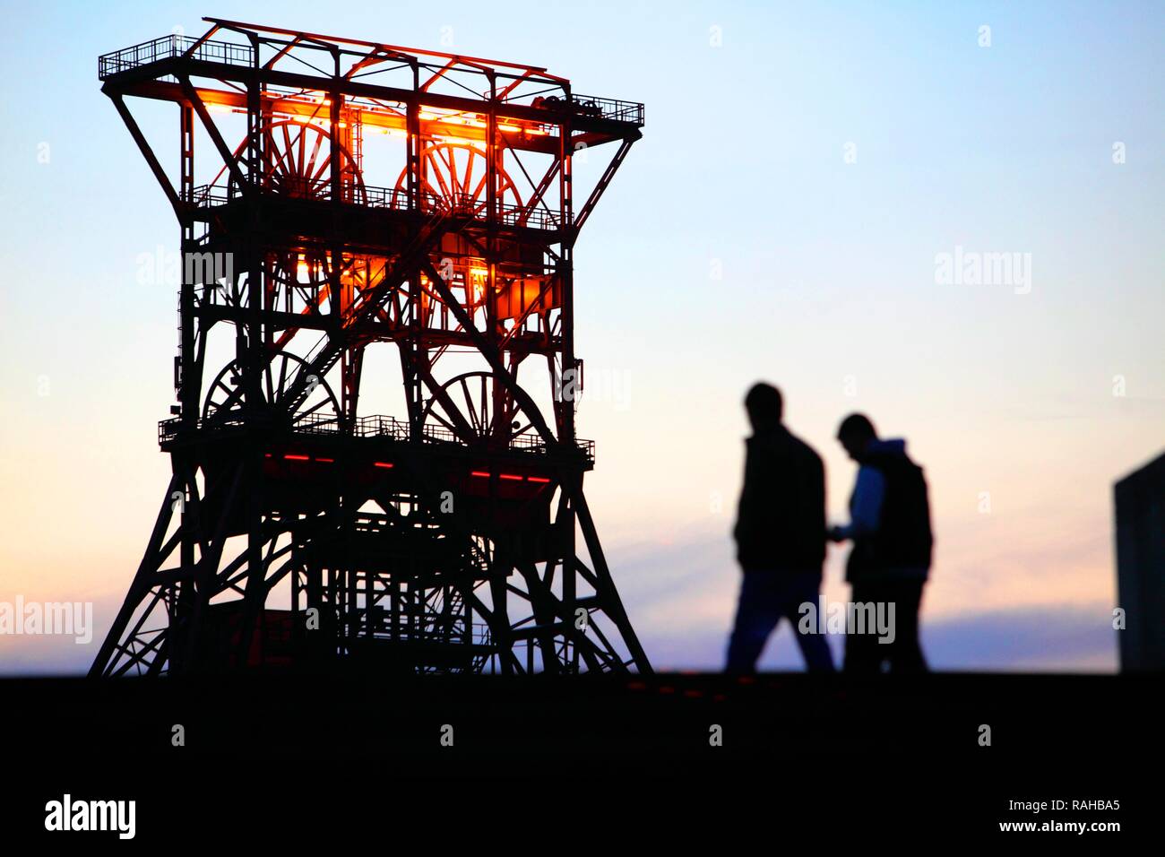 Headframe di albero di miniera n. 9 dell'ex miniera di carbone di consolidamento, ormai un punto di riferimento storico, Gelsenkirchen Foto Stock