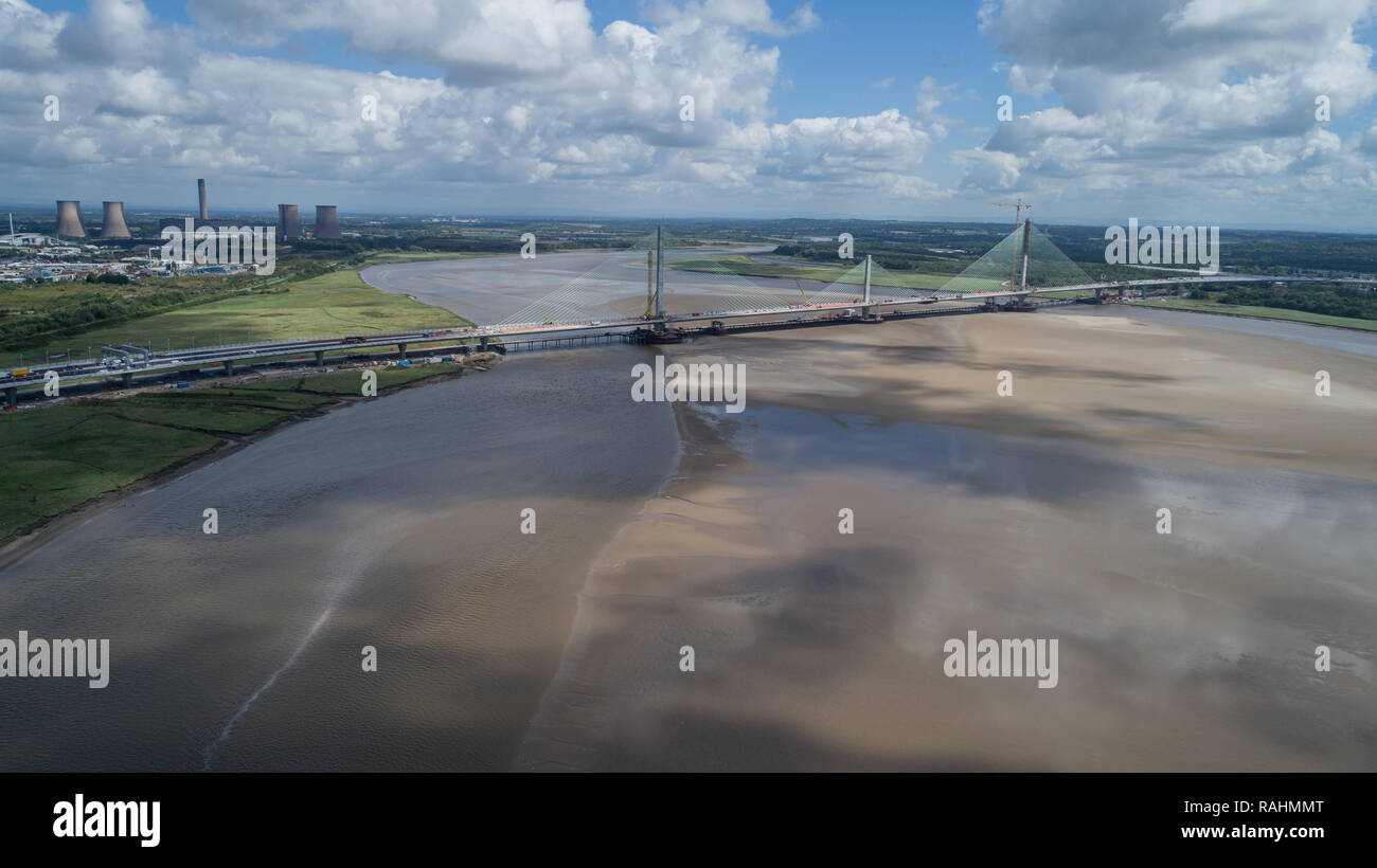 Il Mersey ponte Gateway costruzione, 2014-2017. Varie fasi della costruzione del ponte tra Widnes & Runcorn (Halton) sul fiume Mersey Foto Stock