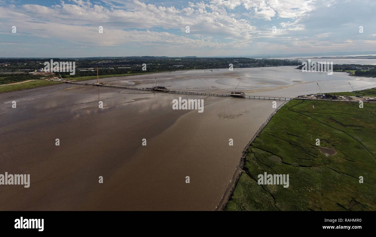 Il Mersey ponte Gateway costruzione, 2014-2017. Varie fasi della costruzione del ponte tra Widnes & Runcorn (Halton) sul fiume Mersey Foto Stock