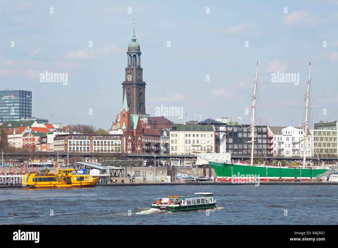 St Pauli ponti di atterraggio, il porto di Amburgo, Amburgo, PublicGround Foto Stock