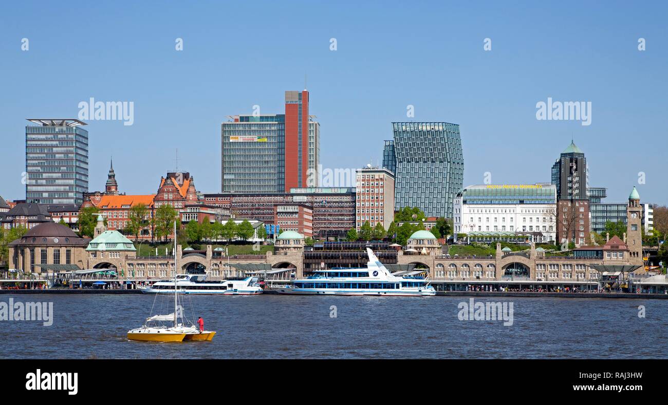 St Pauli ponti di atterraggio, il porto di Amburgo, Amburgo, PublicGround Foto Stock