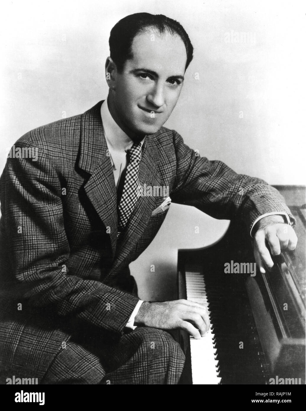 Foto pubblicitaria di George Gershwin, circa 1934 file Reference # 33636 958THA Foto Stock