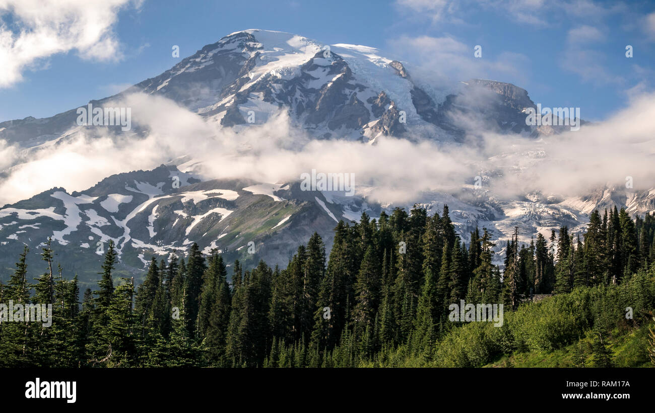 Iconico picco di montagna per escursionismo e fotografia Foto Stock