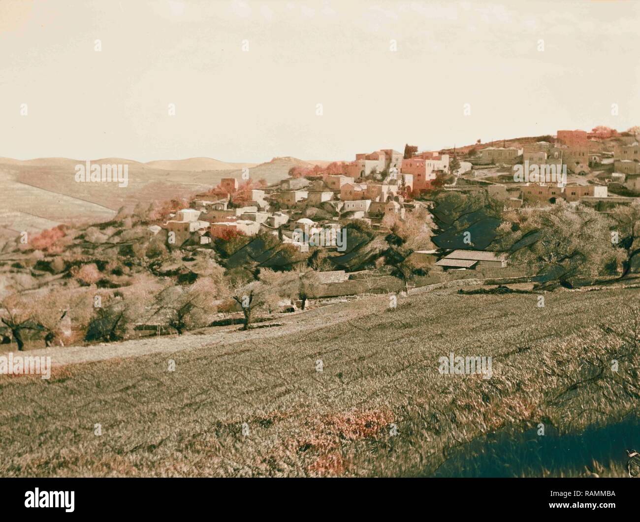 Jaffa a Gerusalemme. Abou Ghosh. Karyet el-Ineb. Vicino a vista che mostra Suba in distanza. 1920, Israele, Abu Ghaush reinventato Foto Stock