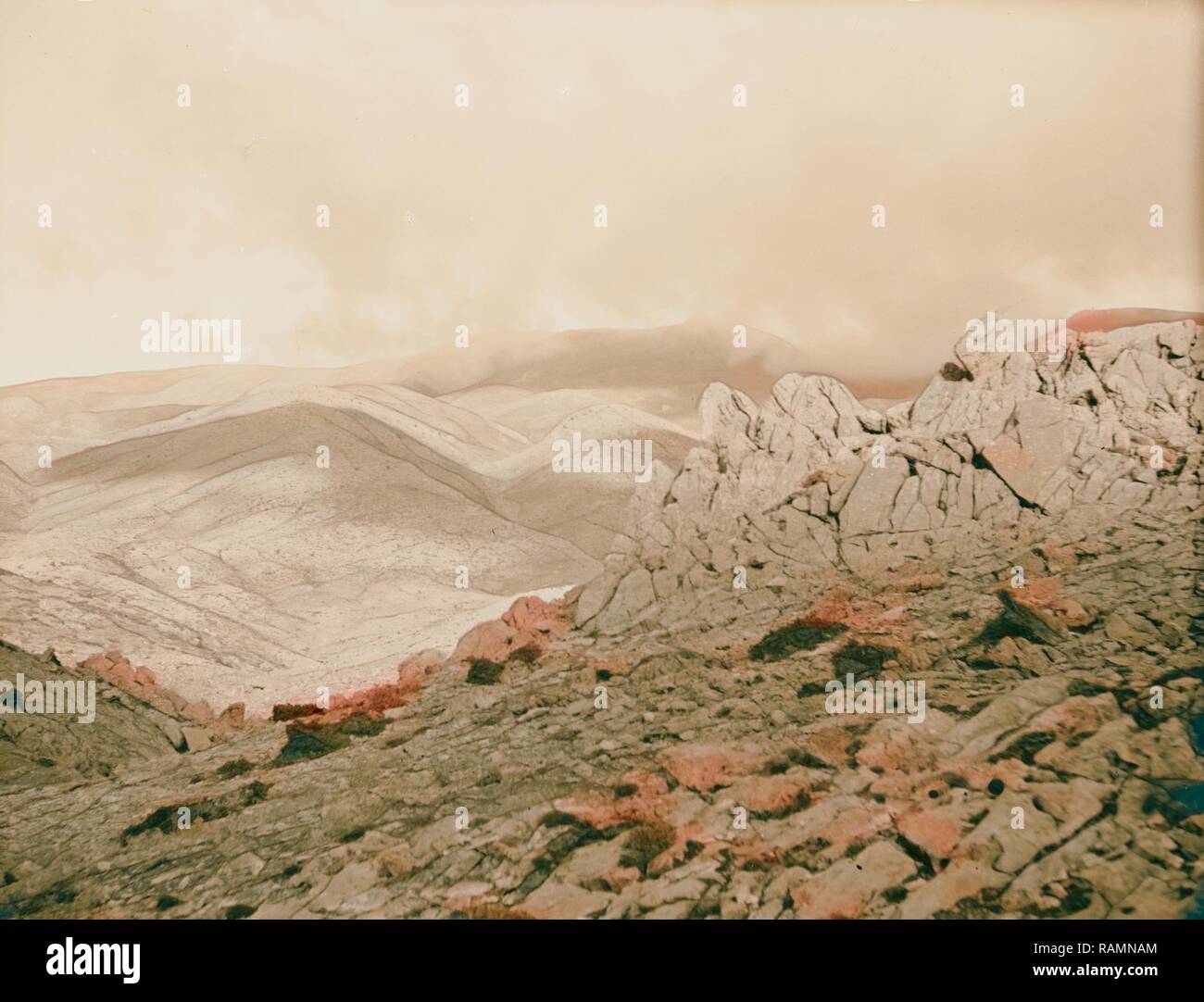 Monte Hermon e dintorni. Hermon. Il pittoresco paesaggio di montagna. 1920, Medio Oriente, Israele e/o la Palestina reinventato Foto Stock