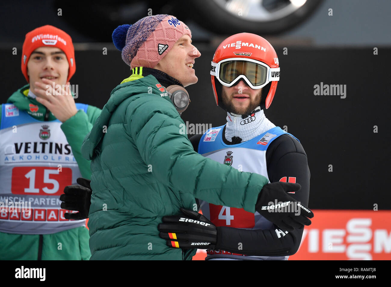 Severin amico (withte) abbracci, si congratula con Markus EISENBICHLER (GER), congratulazioni . 67Th International Torneo delle quattro colline 2018/19. Nuovo Anno di saltare a Garmisch Partenkirchen su 01.01.2019. | Utilizzo di tutto il mondo Foto Stock
