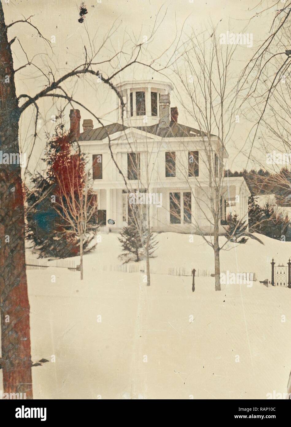 Vista di una casa in legno (con torretta o "vedova a piedi " o " predatori di piedi') nella neve, anonimo, 1870-1900 reinventato Foto Stock